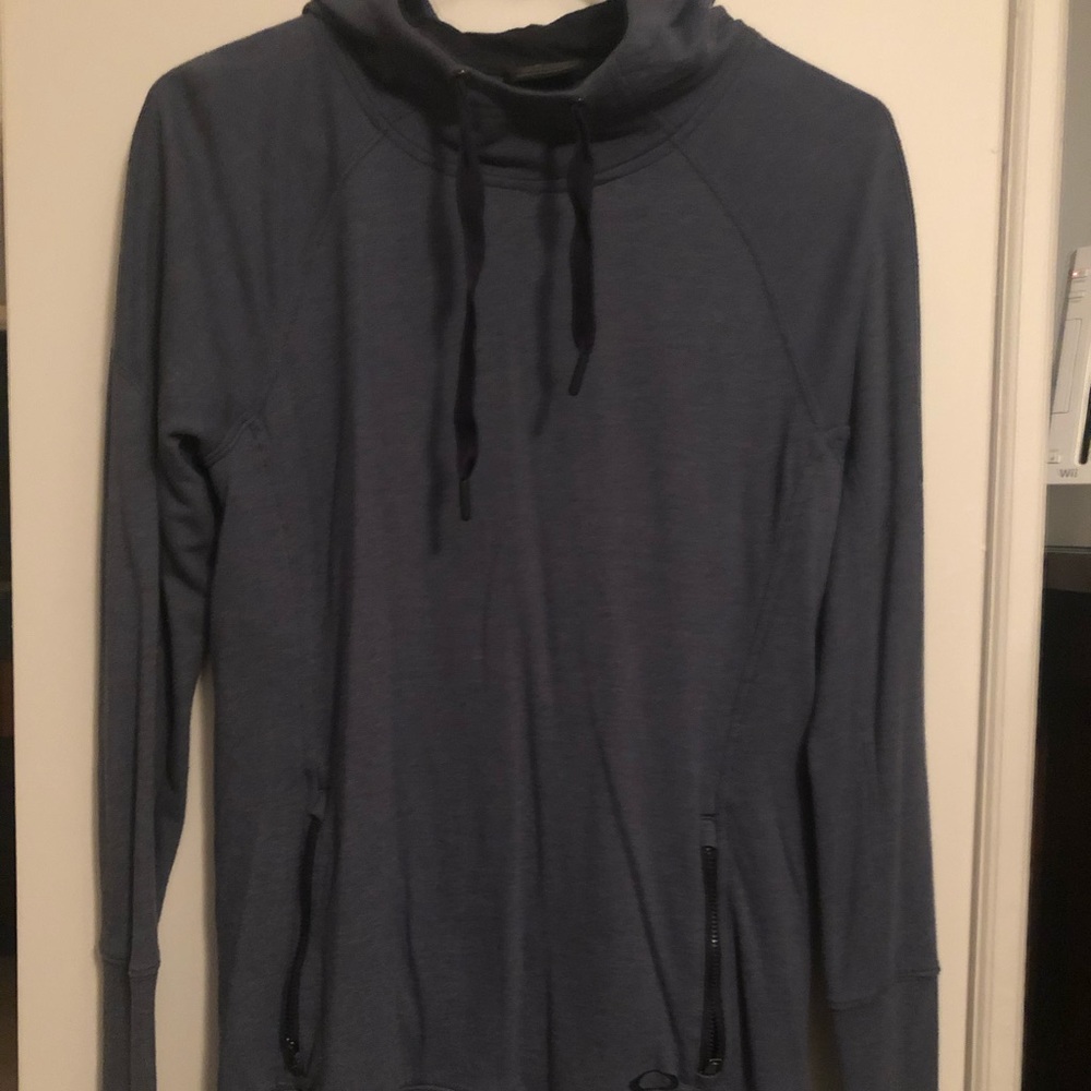 Women’s Oakley sweatshirt small